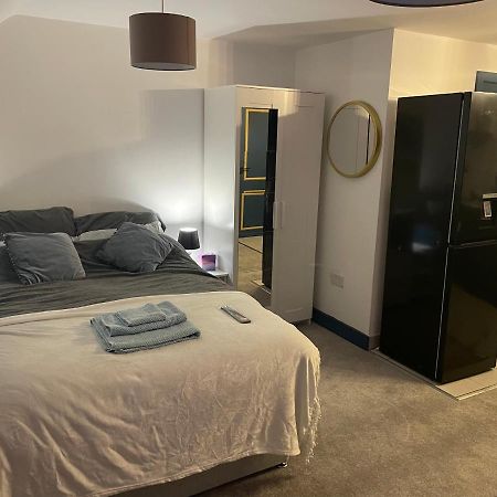 Lovely Studio Apartment Located In Birmingham Eksteriør bilde