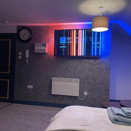 Lovely Studio Apartment Located In Birmingham Eksteriør bilde